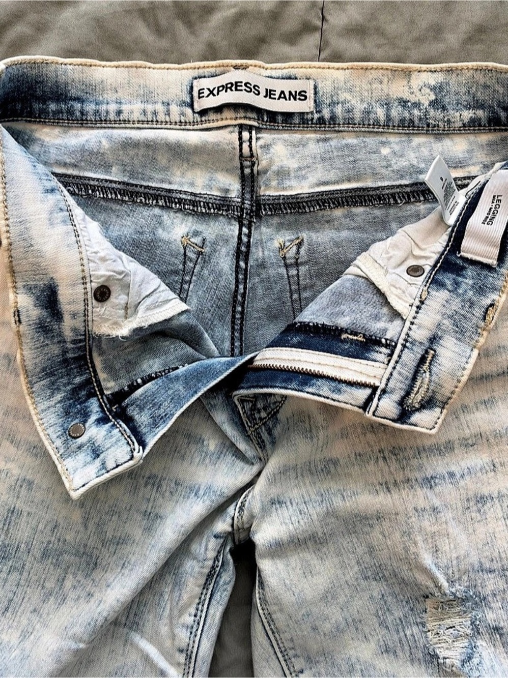 EXPRESS- Mid Rise Acid Wash Leggings Size 6R